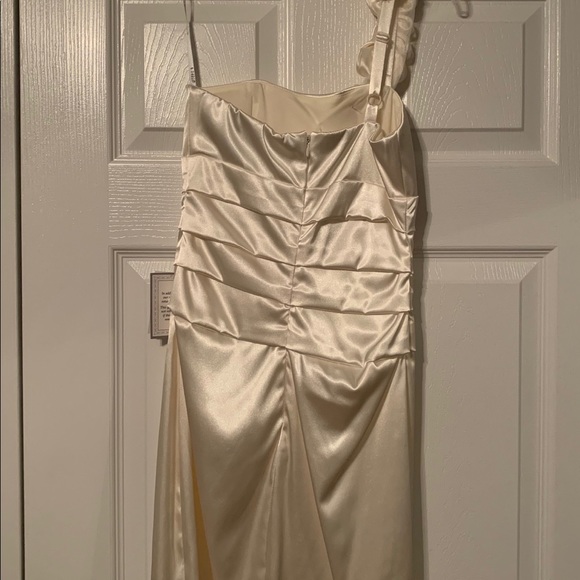 Dress - Picture 4 of 6